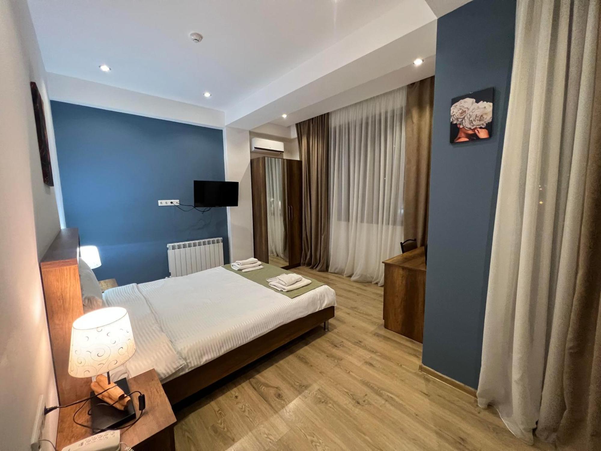 Hotel King Tom Τυφλίδα Εξωτερικό φωτογραφία
