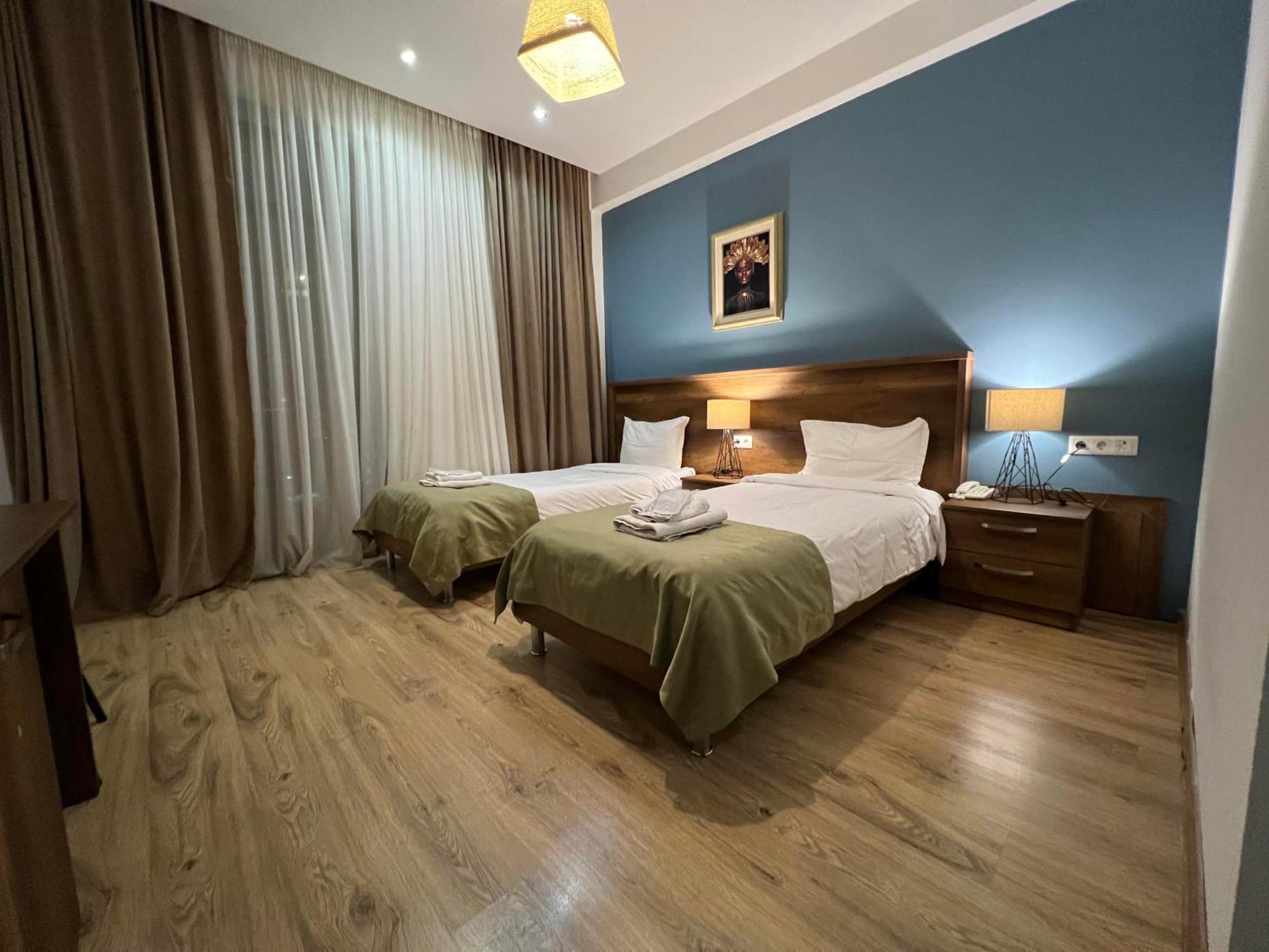 Hotel King Tom Τυφλίδα Εξωτερικό φωτογραφία