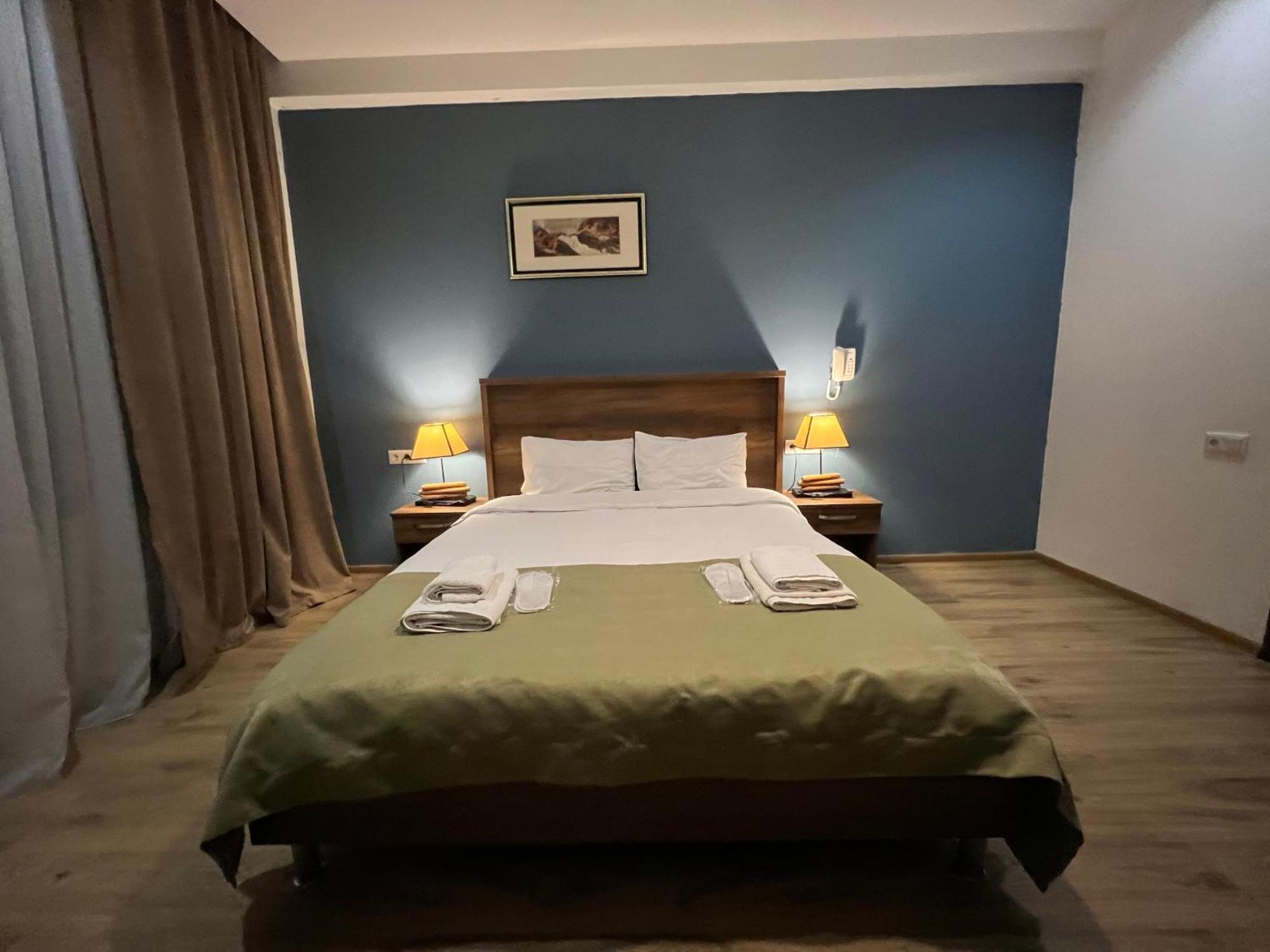 Hotel King Tom Τυφλίδα Εξωτερικό φωτογραφία