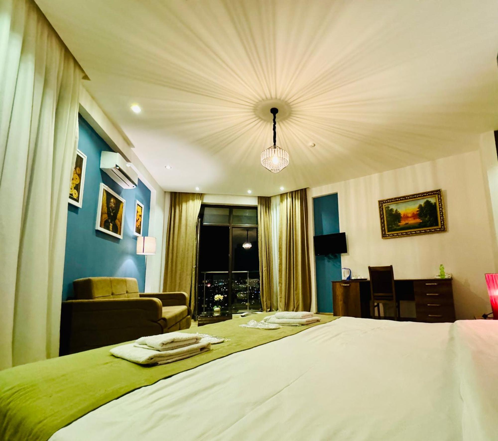 Hotel King Tom Τυφλίδα Εξωτερικό φωτογραφία