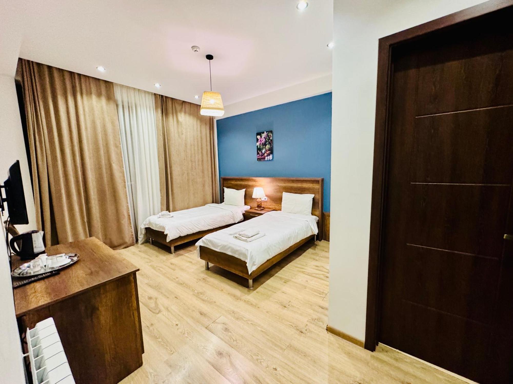 Hotel King Tom Τυφλίδα Εξωτερικό φωτογραφία