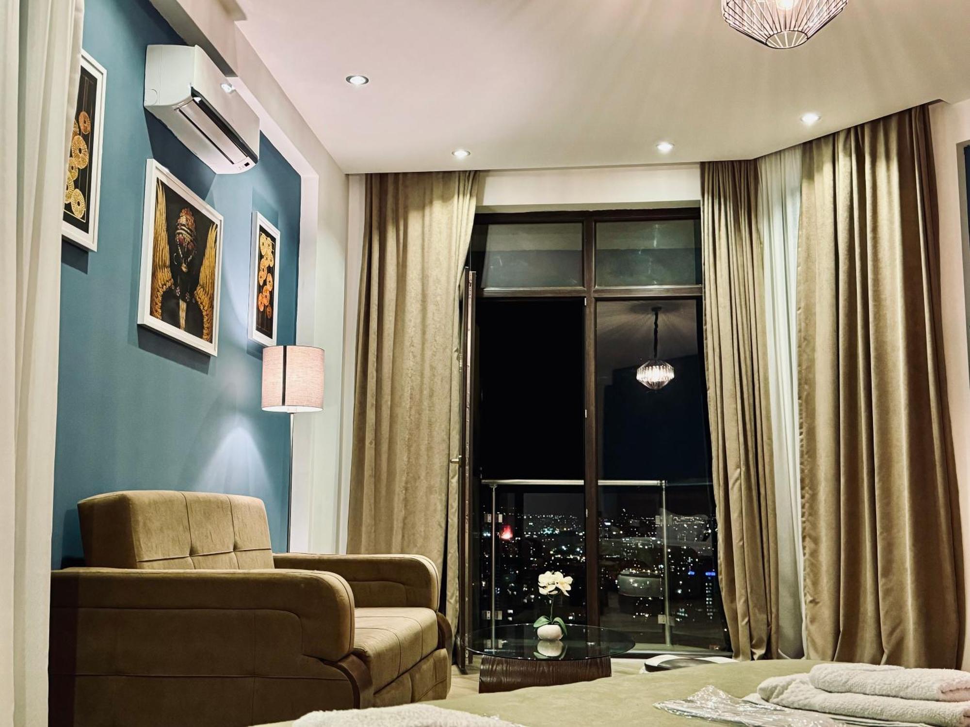 Hotel King Tom Τυφλίδα Εξωτερικό φωτογραφία