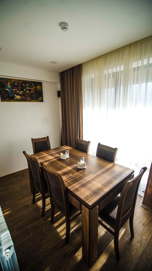 Hotel King Tom Τυφλίδα Εξωτερικό φωτογραφία