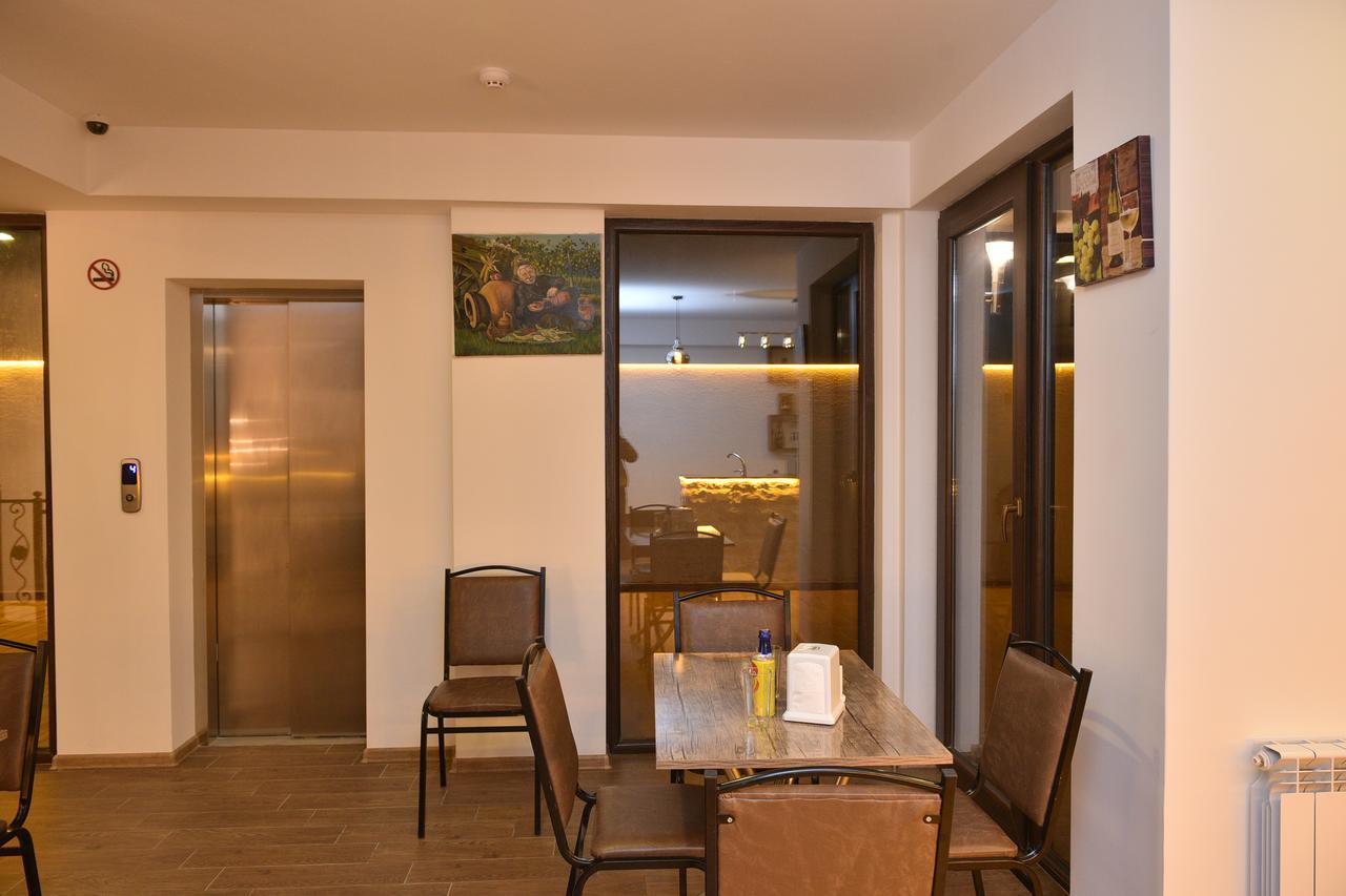 Hotel King Tom Τυφλίδα Εξωτερικό φωτογραφία