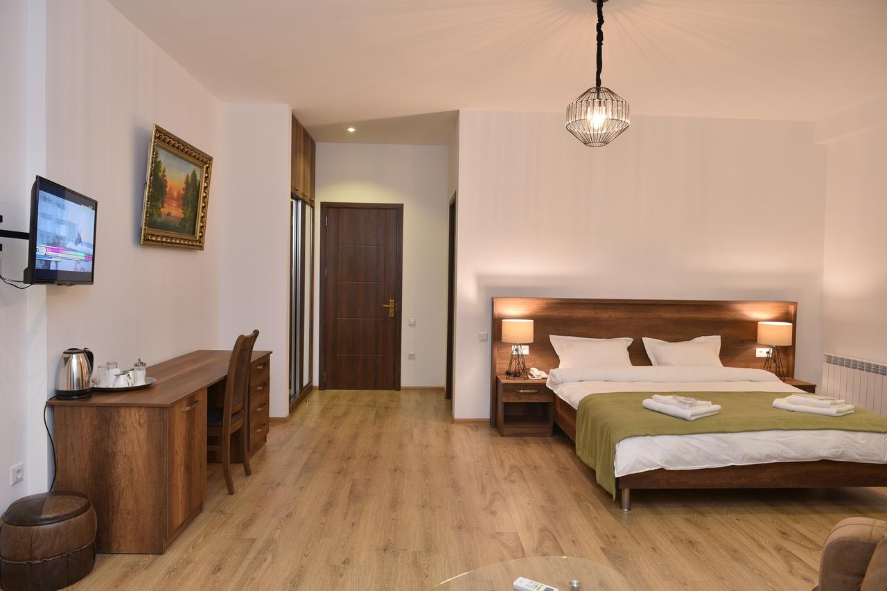 Hotel King Tom Τυφλίδα Εξωτερικό φωτογραφία